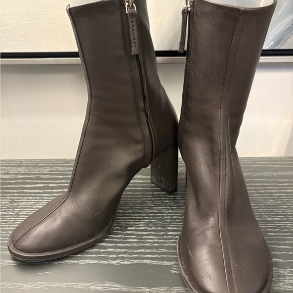 The Row Leather Ankle Boots - Picture 3 of 9